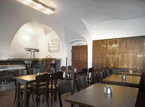 Aparthotel Orea Place Charles Bridge Praga